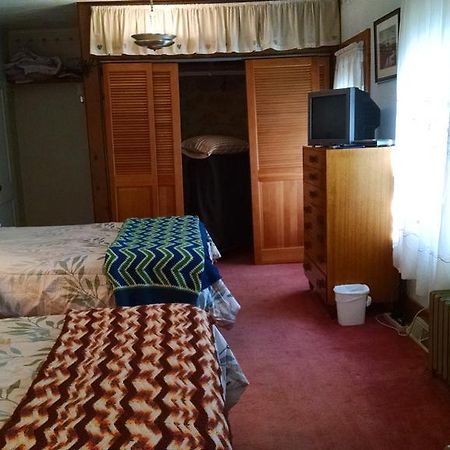 Fish & Loaves Bed And Breakfast Numidia Bagian luar foto