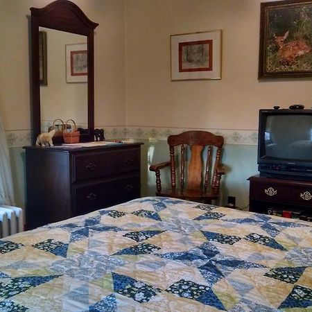 Fish & Loaves Bed And Breakfast Numidia Bagian luar foto