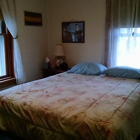 Fish & Loaves Bed And Breakfast Numidia Bagian luar foto