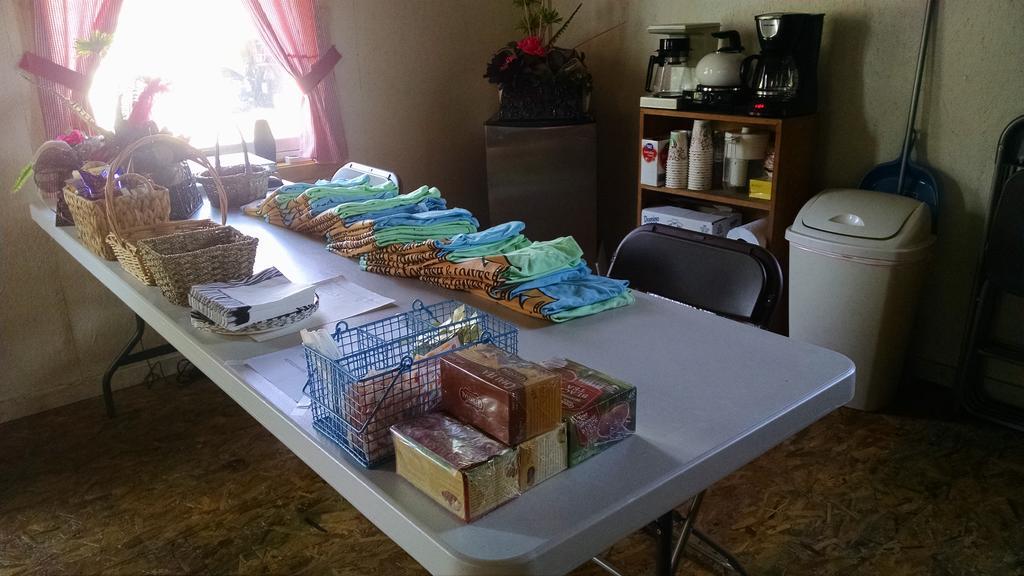 Fish & Loaves Bed And Breakfast Numidia Bagian luar foto