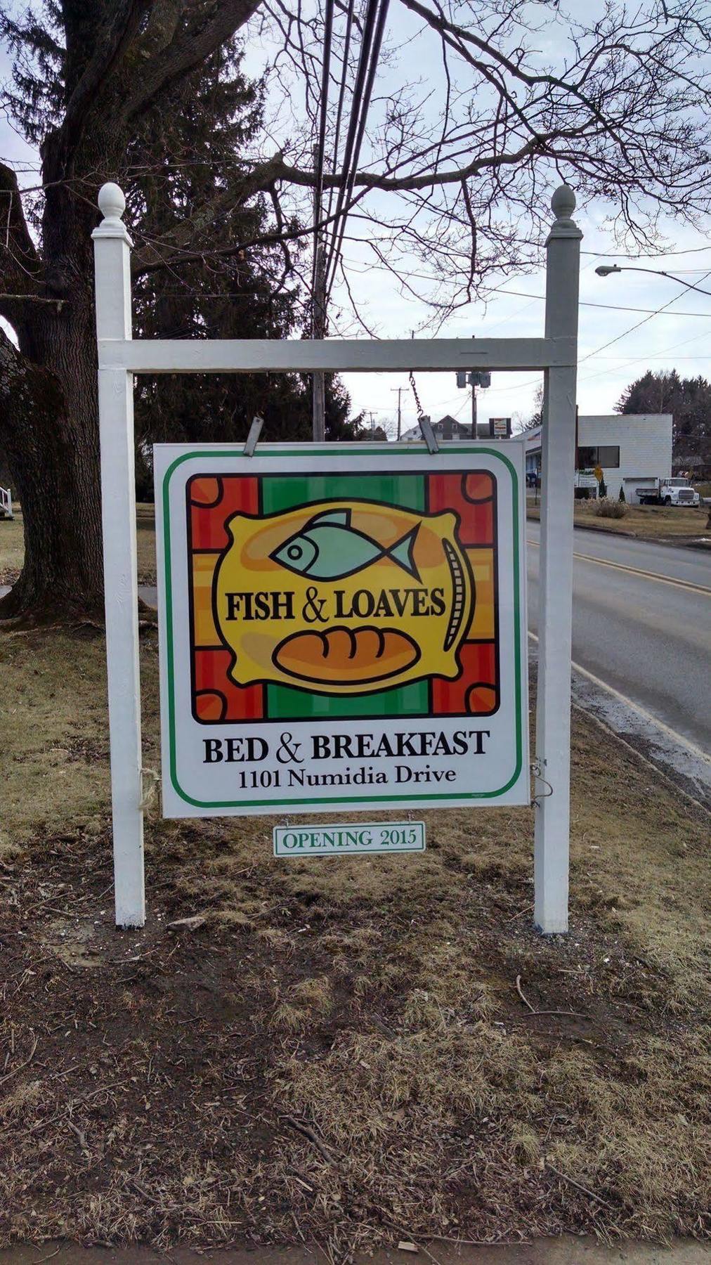 Fish & Loaves Bed And Breakfast Numidia Bagian luar foto