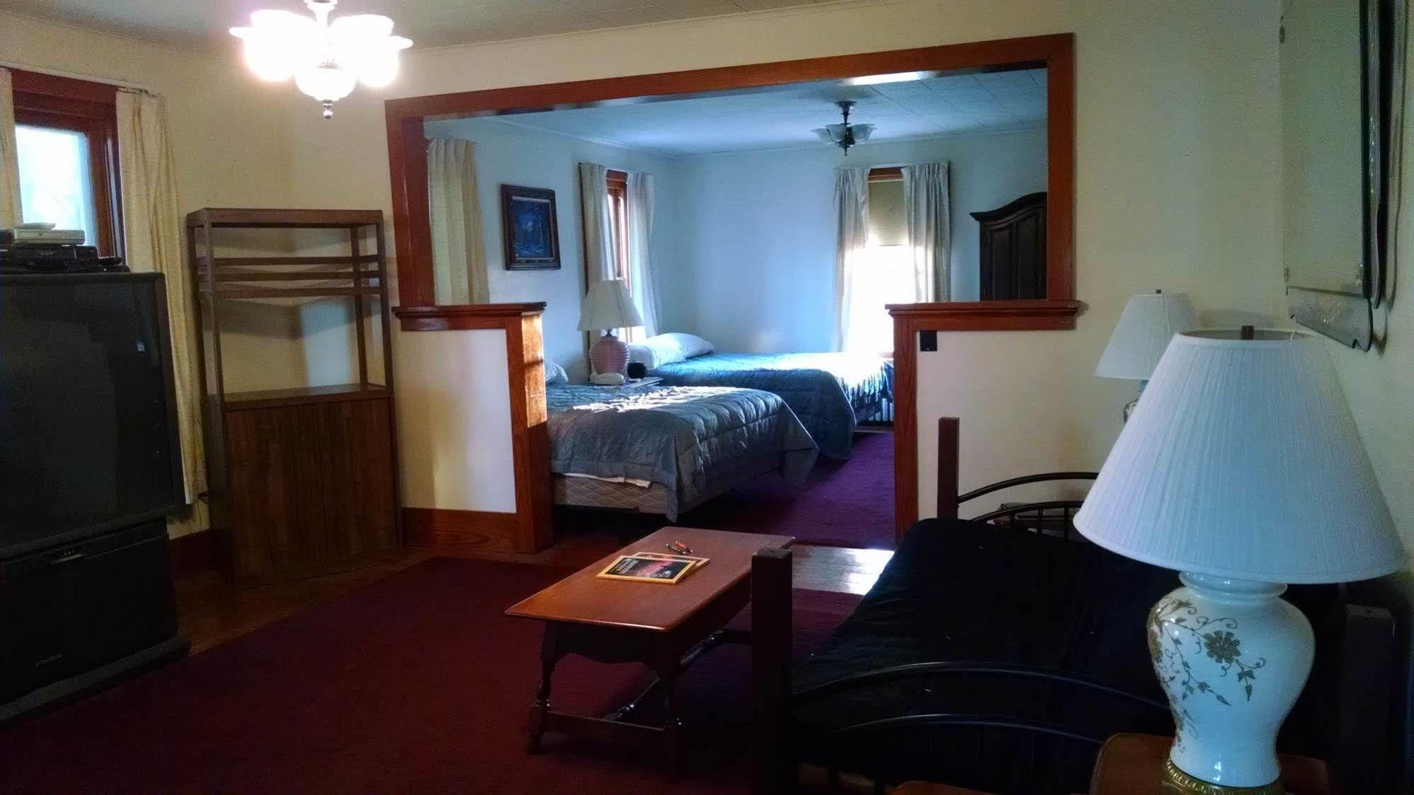 Fish & Loaves Bed And Breakfast Numidia Bagian luar foto