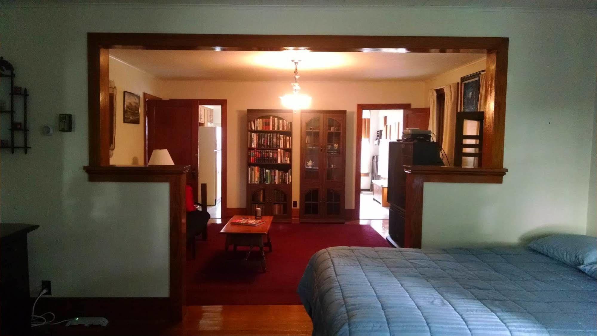 Fish & Loaves Bed And Breakfast Numidia Bagian luar foto