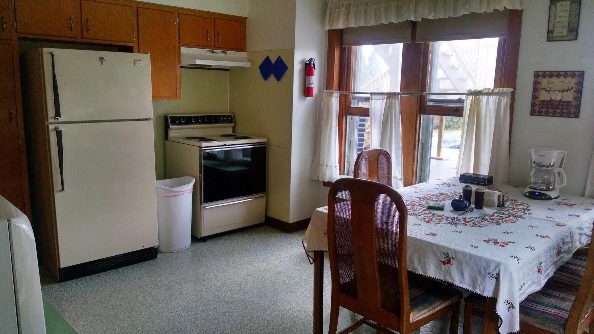 Fish & Loaves Bed And Breakfast Numidia Bagian luar foto